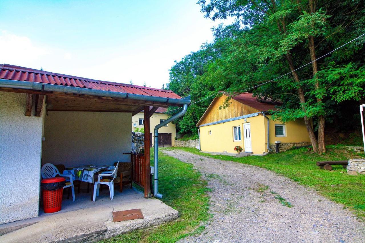 Horvath Vendeghaz Hotel Monosbel ภายนอก รูปภาพ