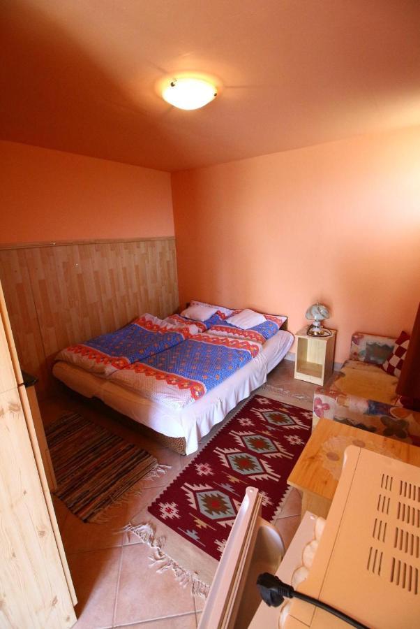 Horvath Vendeghaz Hotel Monosbel ภายนอก รูปภาพ
