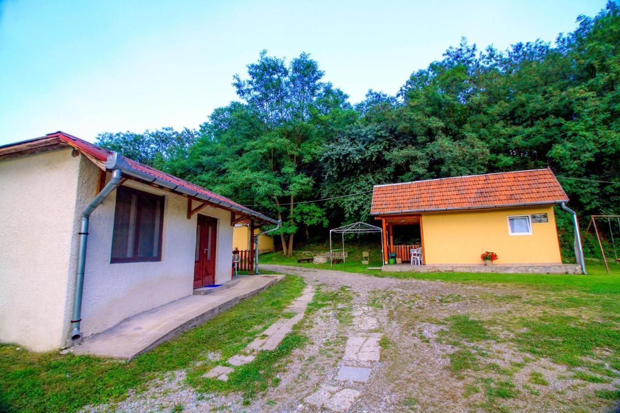 Horvath Vendeghaz Hotel Monosbel ภายนอก รูปภาพ